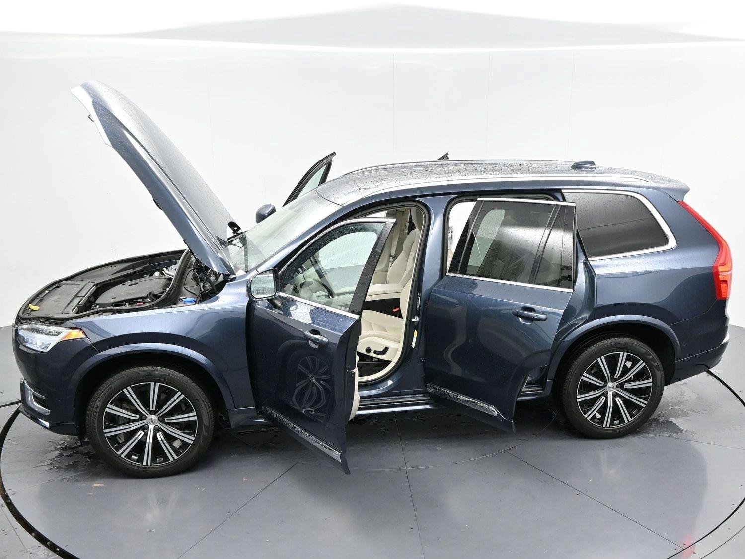 Used 2023 Denim Blue Metallic Volvo Plus image 40