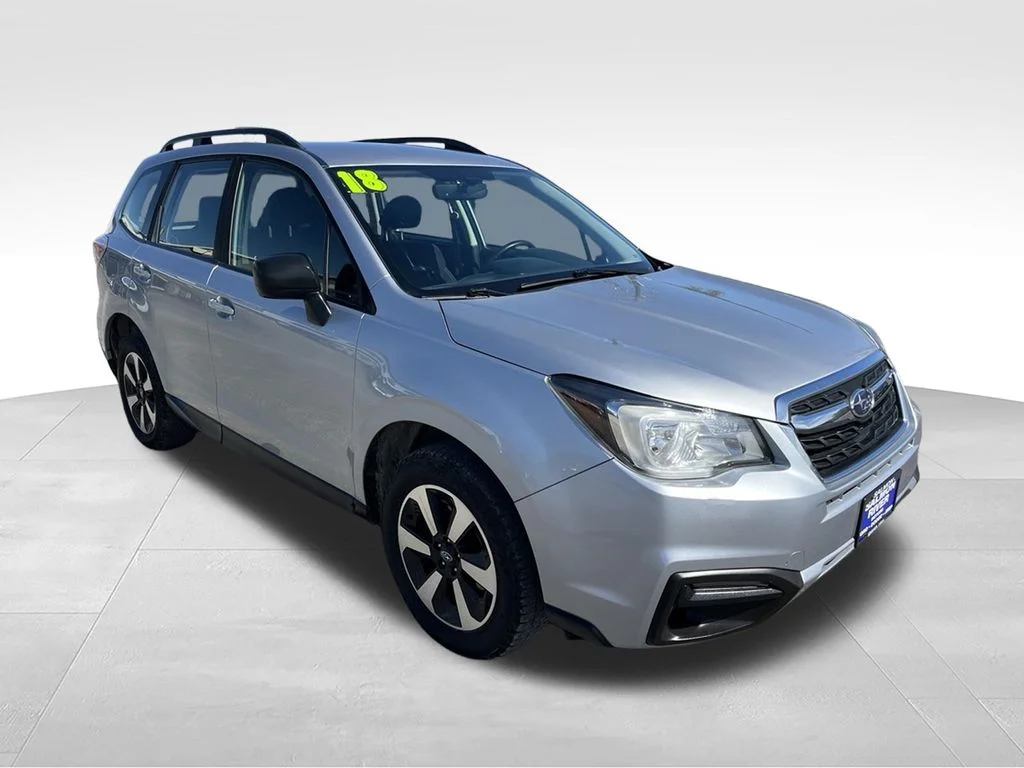 Used 2018 Silver Subaru 2.5i image 3