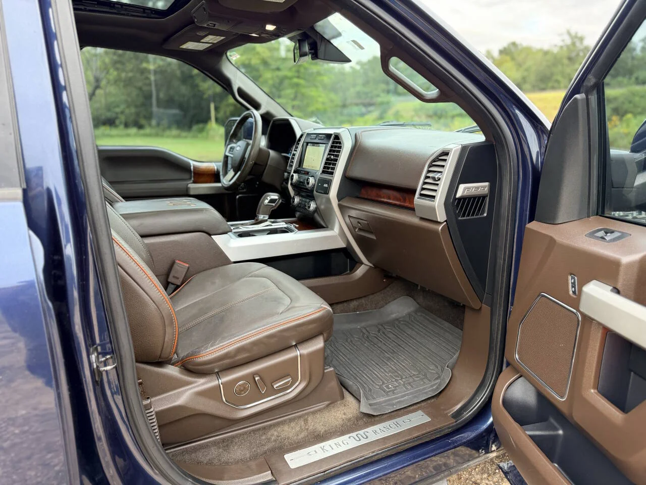 Used 2017 Blue Ford King Ranch 4x2 4dr SuperCrew 5.5 ft. SB image 18