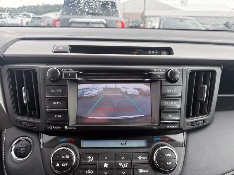 Used 2018 Black Toyota XLE image 9