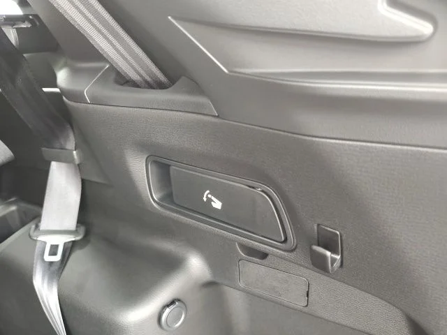 New 2025 White Mitsubishi Trail Edition image 35