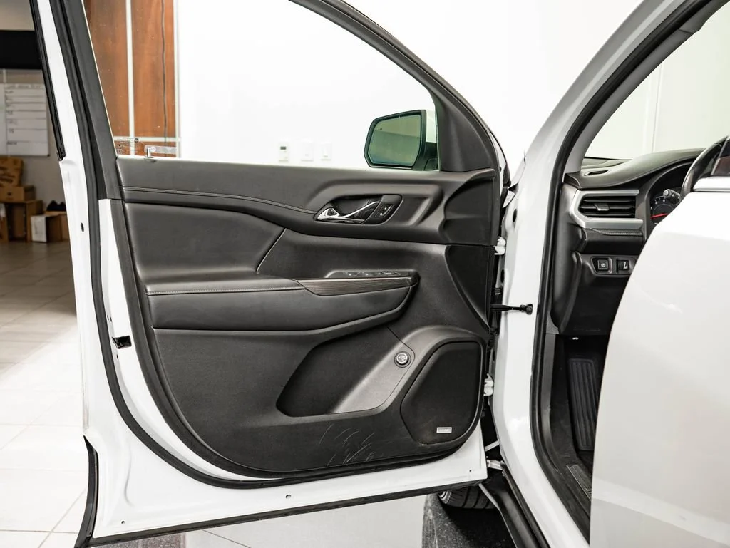 Used 2019 White Frost Tricoat GMC SLT-1 image 27