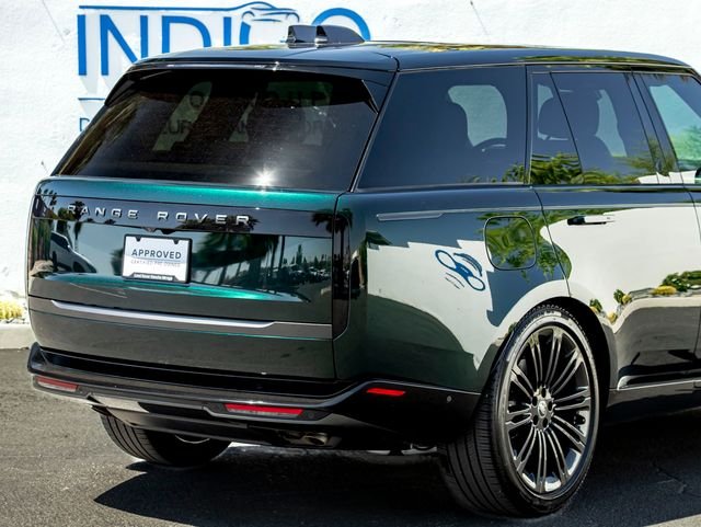 Certified Used 2025 British Racing Green SV Bespoke Ultra Met Gloss Land Rover SE image 7