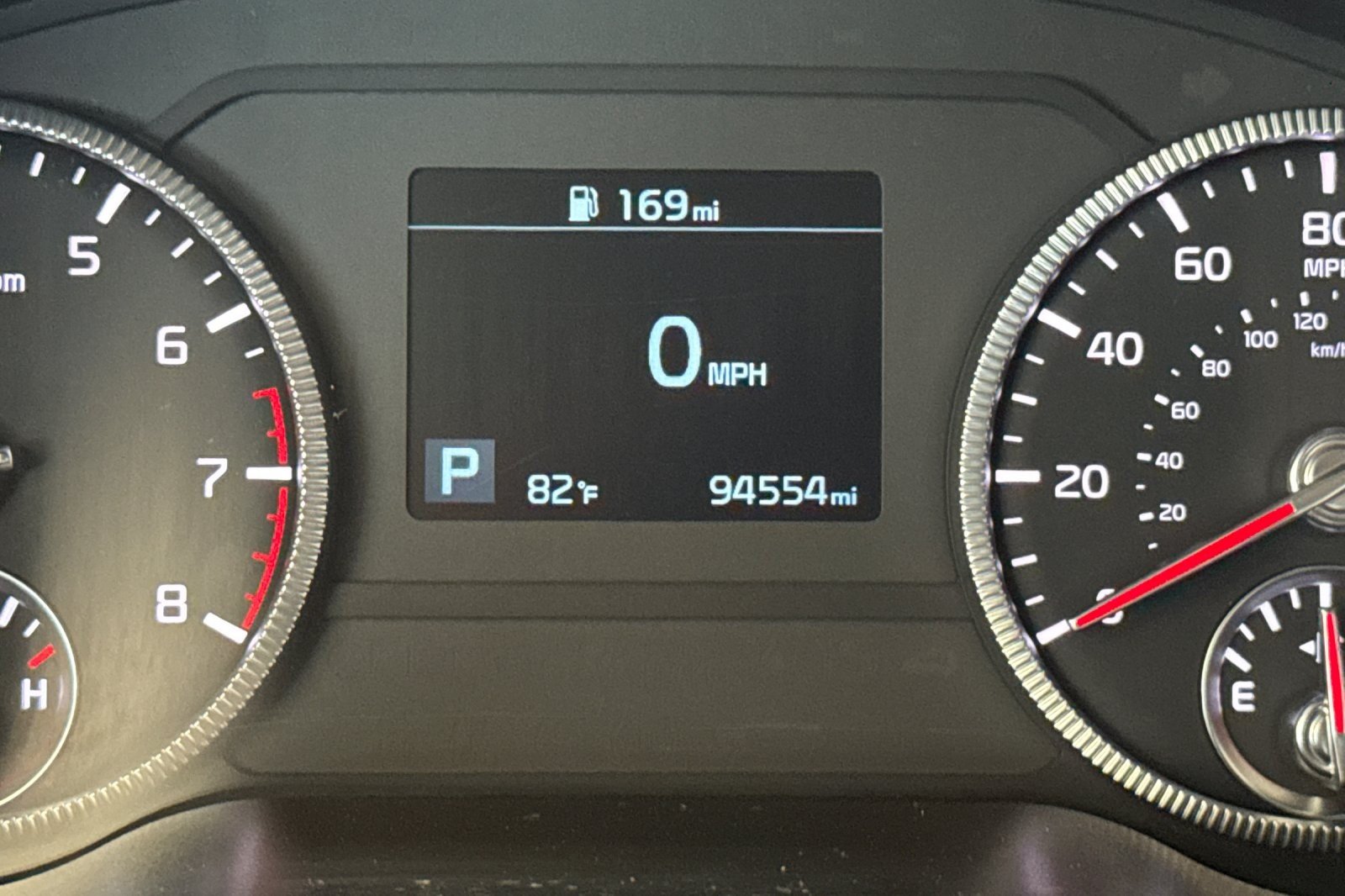 Used 2022 GRAY Kia LX image 25