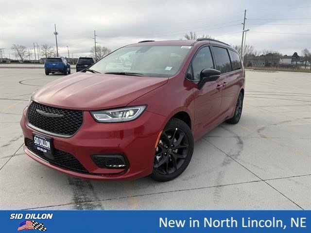 New 2026 Red Hot Pearl-Coat Exterior Paint Chrysler Select image 1