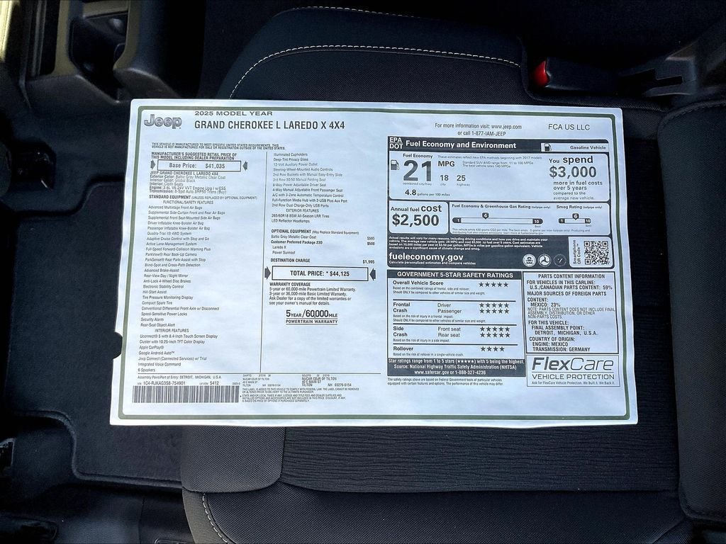 New 2025 Baltic Gray Metallic Clearcoat Jeep Laredo image 17