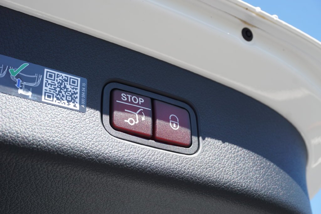 Used 2026 Polar White Mercedes-Benz GLC 300 image 75