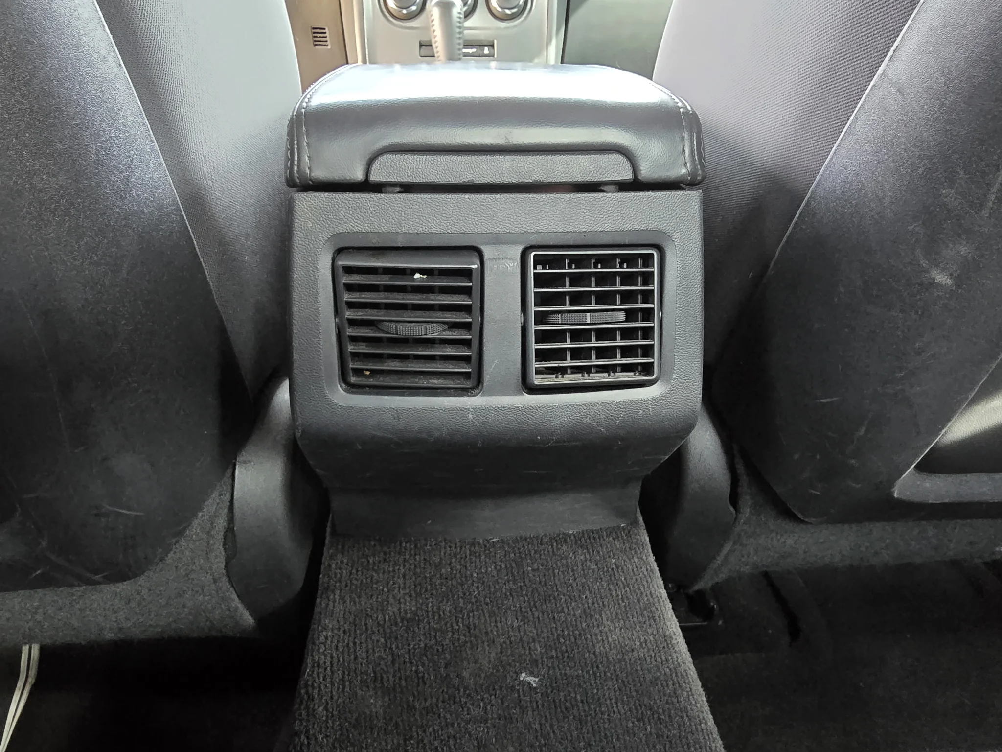 Used 2013 Gray Dodge R/T image 26