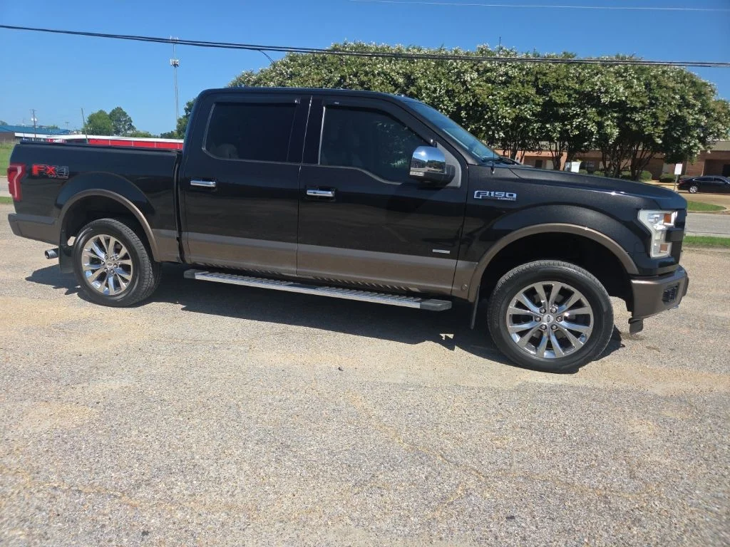 Used 2015 Black Ford Lariat image 15