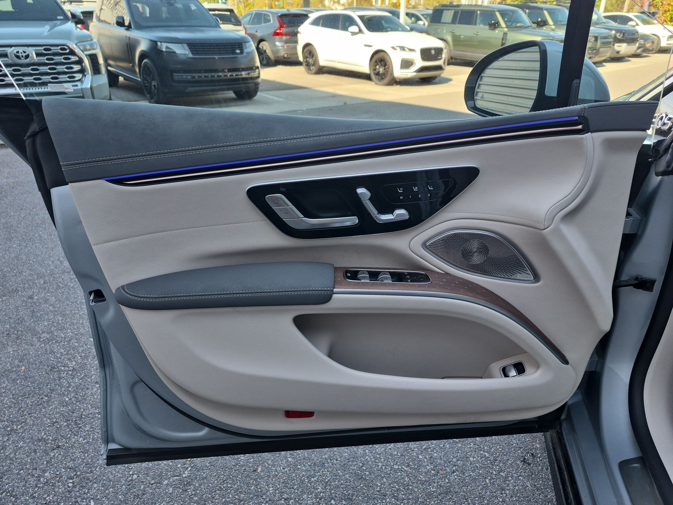 Certified Used 2024 Cirrus Silver Metallic Mercedes-Benz EQS 580 image 12