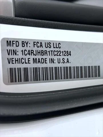 New 2026 Bright White Clear-Coat Exterior Paint Jeep Limited image 25
