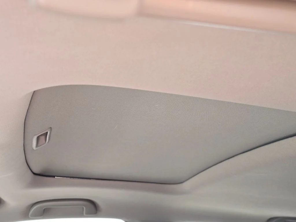 Used 2021 White Honda EX-L image 17