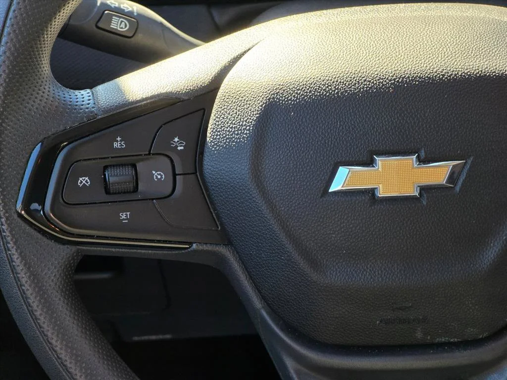 Used 2025 Crimson Metallic Chevrolet LT image 17