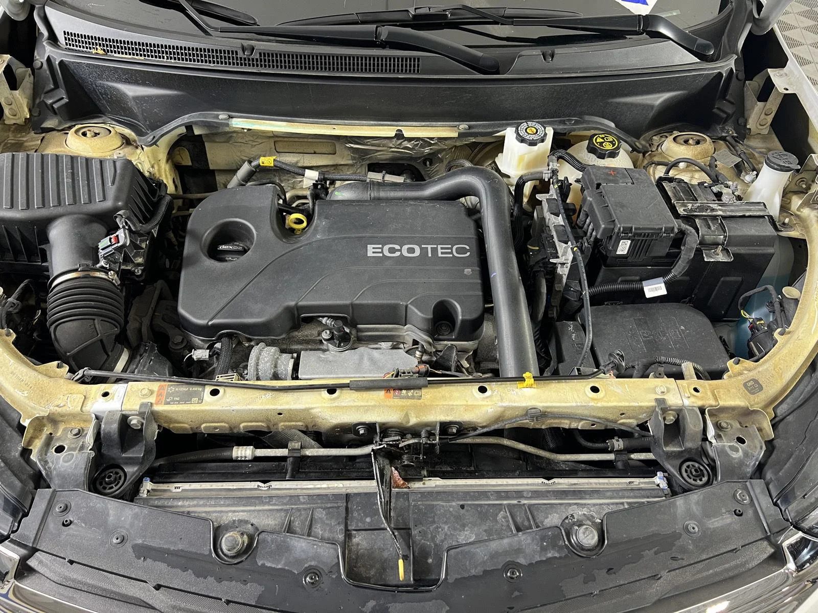Used 2022 Summit White Chevrolet LS image 21
