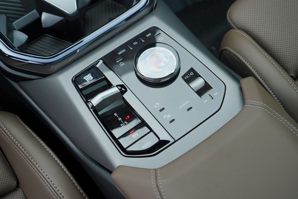 New 2026 Dark Graphite Metallic BMW 30 xDrive image 17
