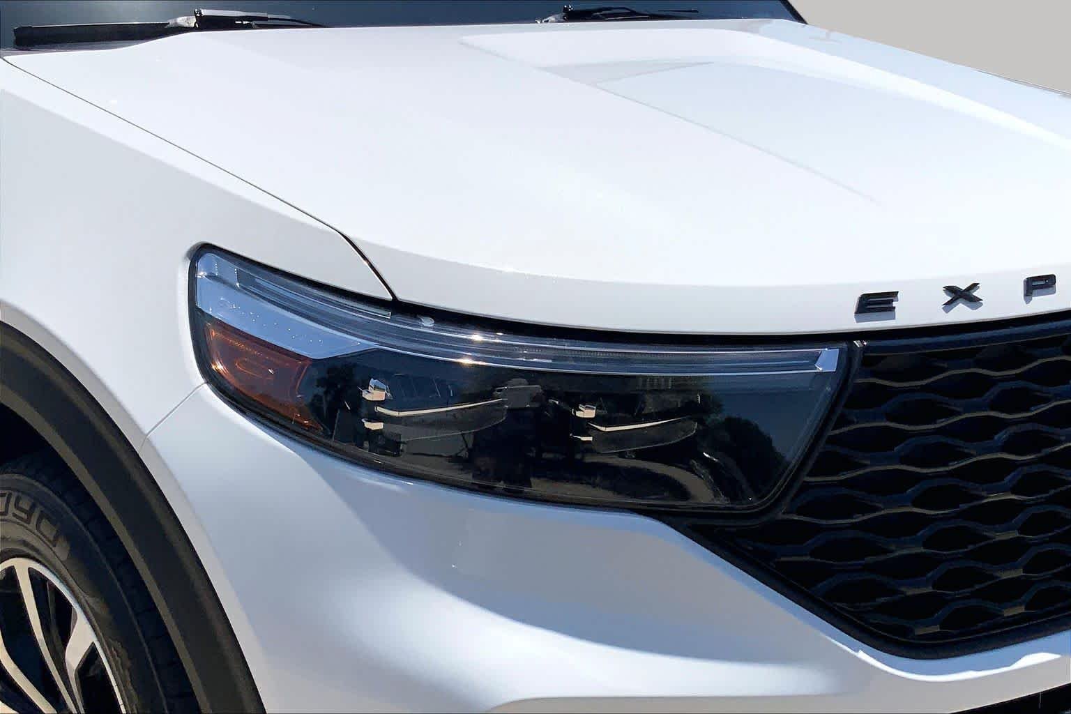 Used 2023 Star White Metallic Tri-Coat Ford ST image 26