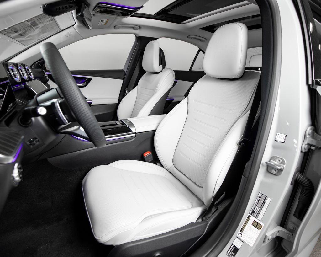 New 2026 MANUFAKTUR Alpine Grey Mercedes-Benz C 300 image 5