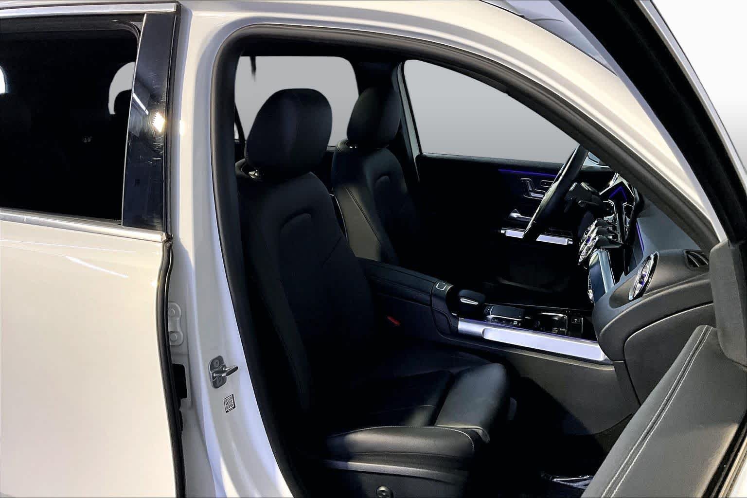 Certified Used 2023 Polar White Mercedes-Benz GLB 250 image 7