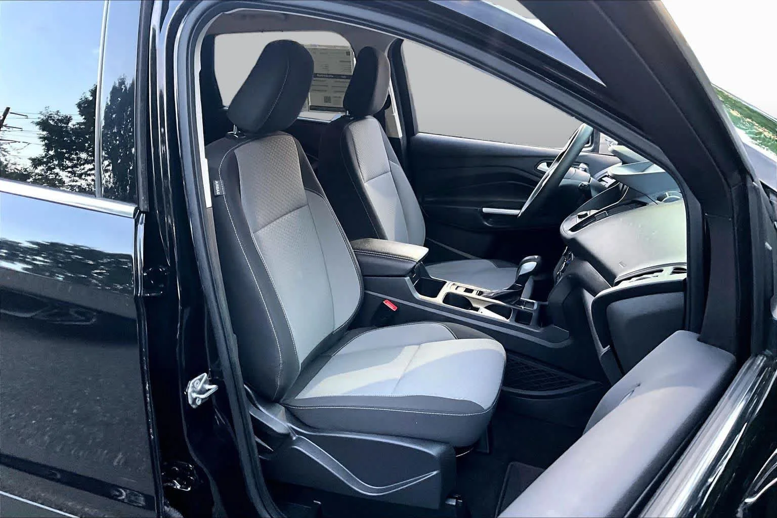 Used 2019 Agate Black Ford SE image 8