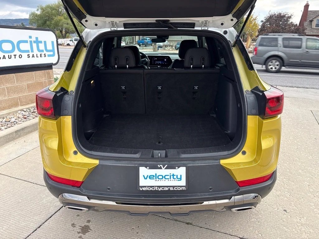 Used 2025 Yellow Chevrolet ACTIV image 6