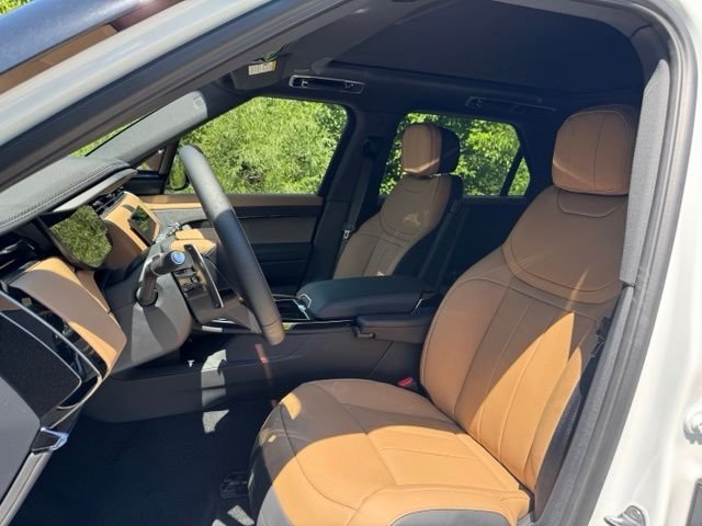 New 2026 Fuji White Land Rover Dynamic SE image 10