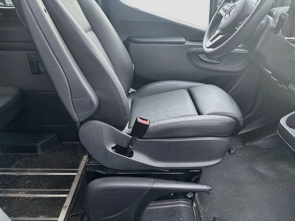 Used 2023 Black Mercedes-Benz Smartliner image 35
