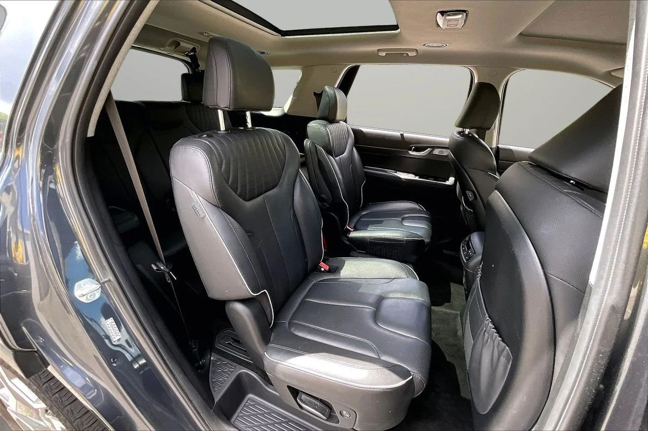 Used 2024 Gray Hyundai Limited image 25