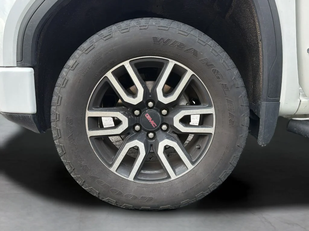 Used 2021 White GMC AT4 image 13