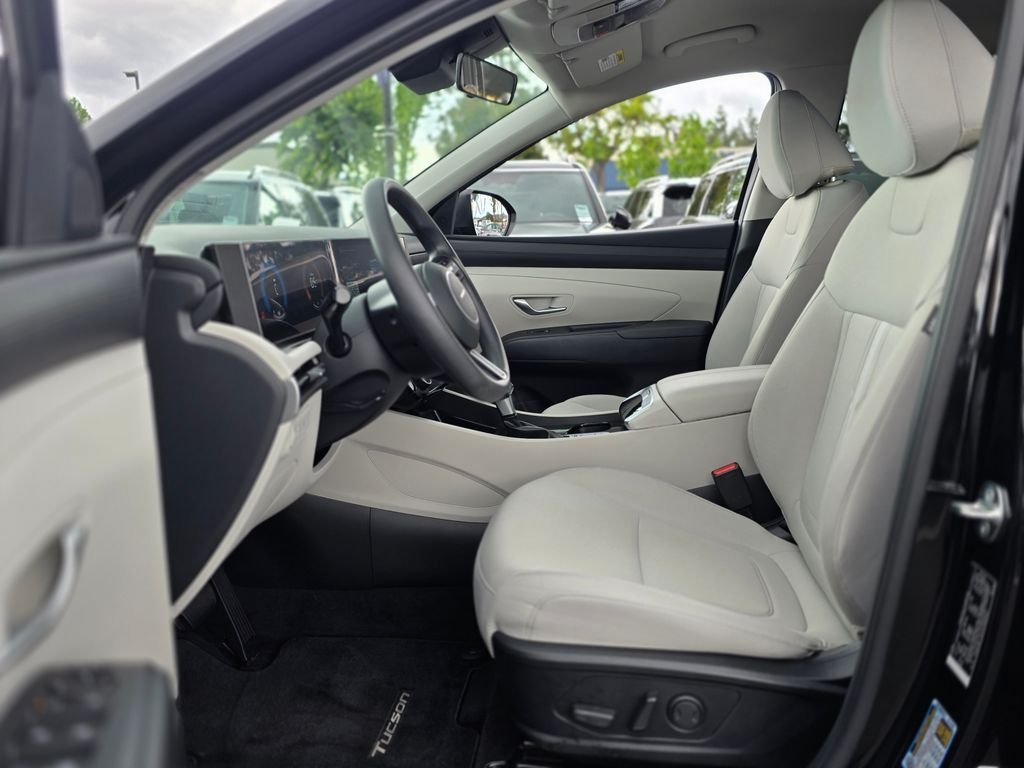 Certified Used 2025 Black Hyundai SEL image 14