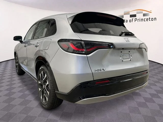 New 2027 Silver Honda EX-L image 5