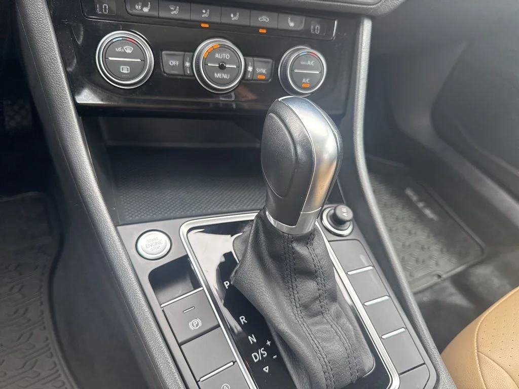 Used 2019 White Volkswagen 1.4T SE image 17