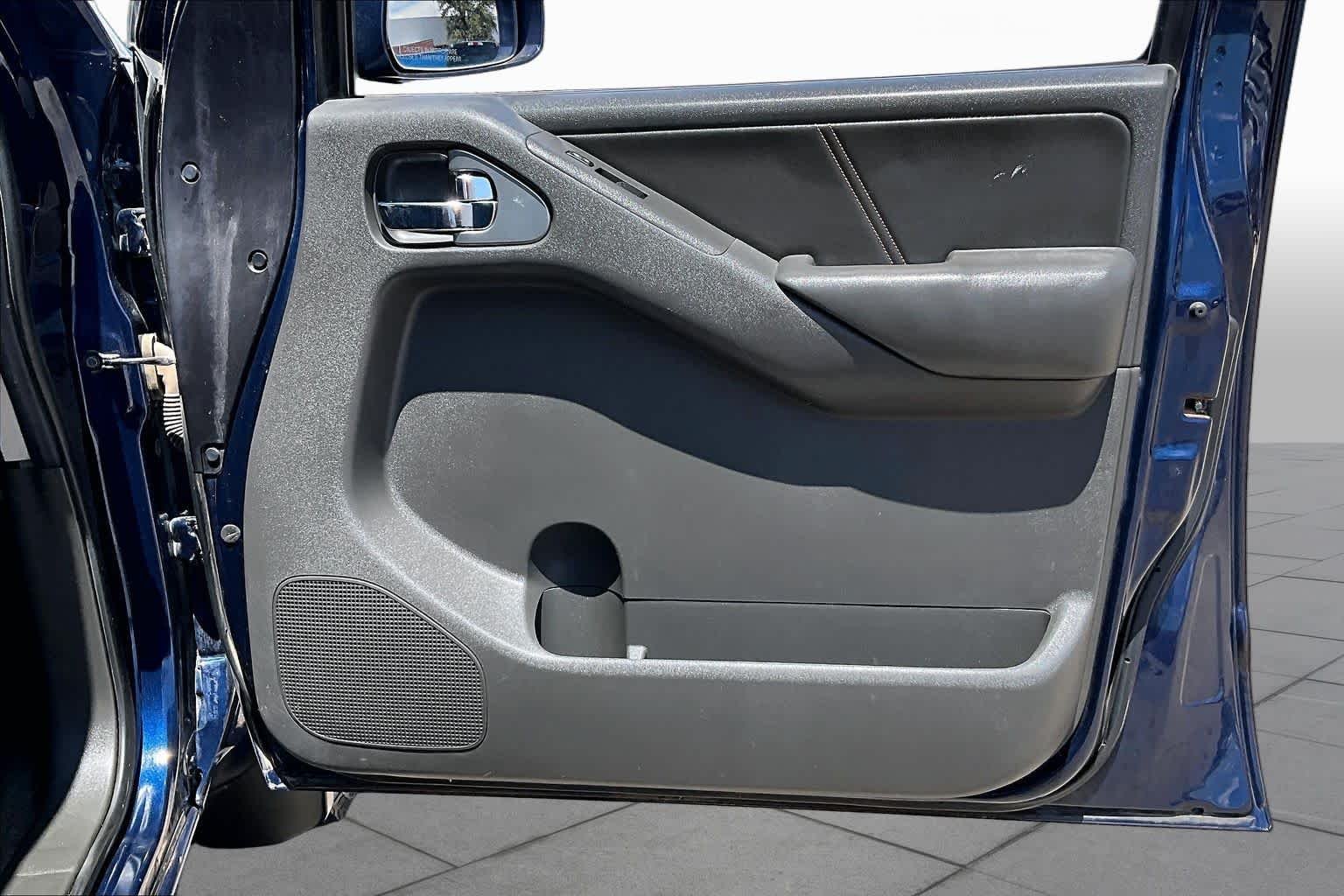 Used 2011 Navy Blue Nissan PRO-4X image 22