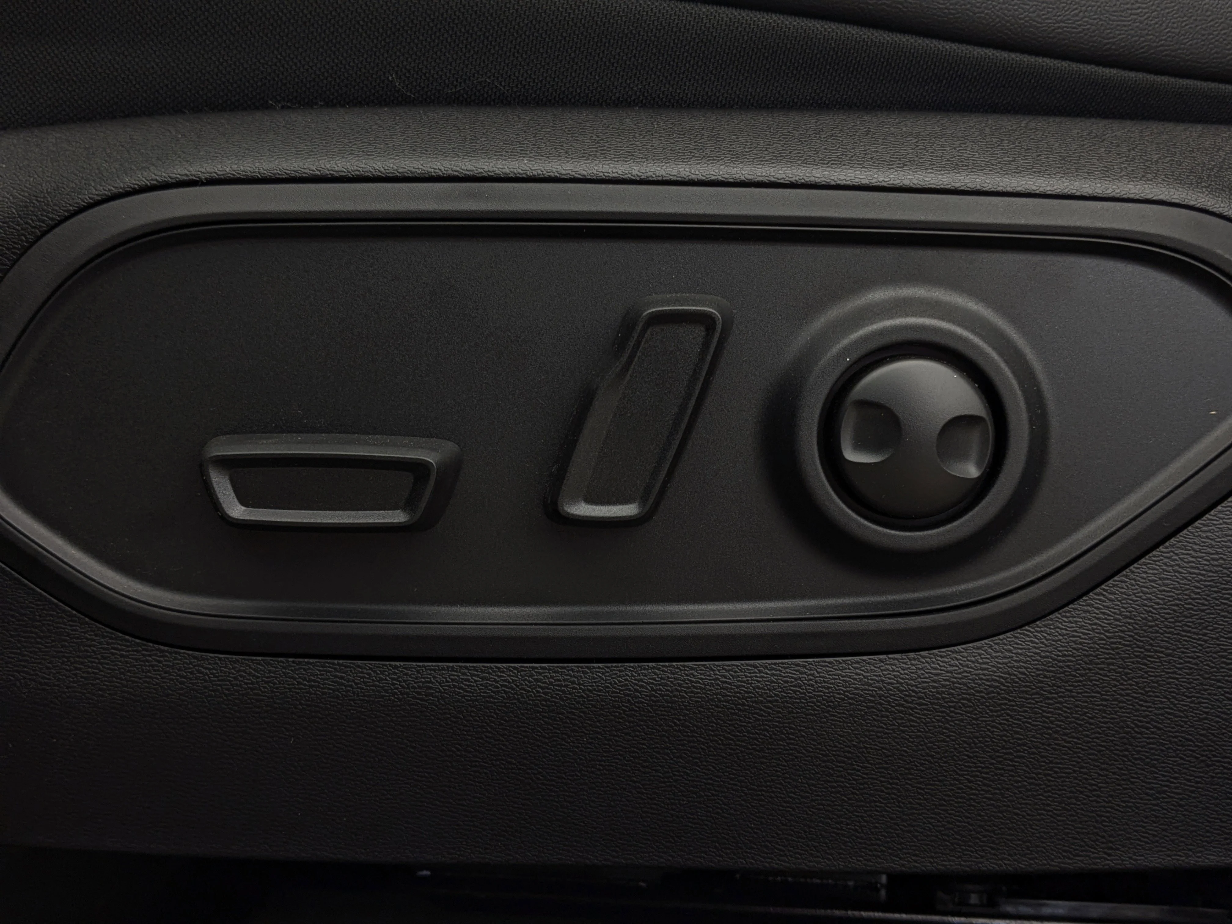 New 2026 Grey Jeep Limited - Preferred Package 23G  - Mopar Interior Protection Pckge-  Pano Sunroof image 11