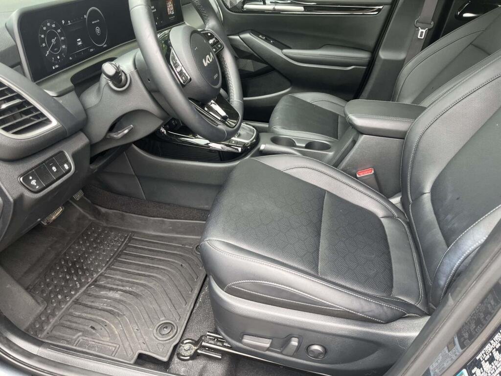 Certified Used 2024 Gravity Gray Kia EX image 15