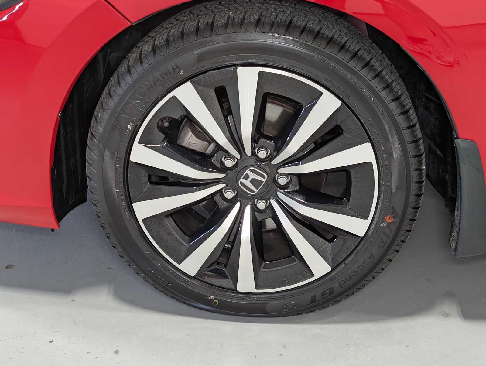 Used 2024 Rallye Red Honda EX image 3