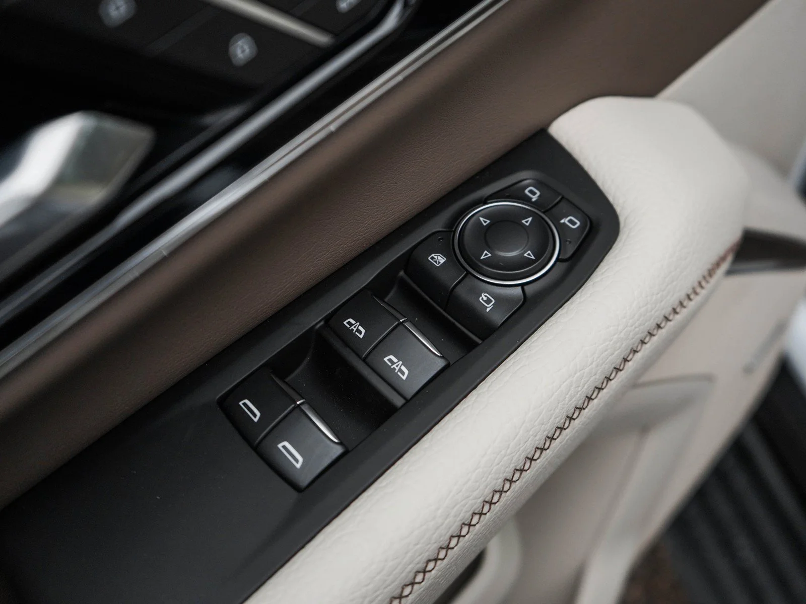 2026 GMC Yukon Denali - Photo 19