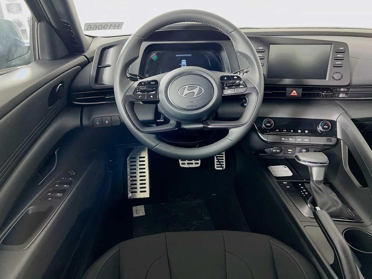 2026 Hyundai Elantra — photo 15