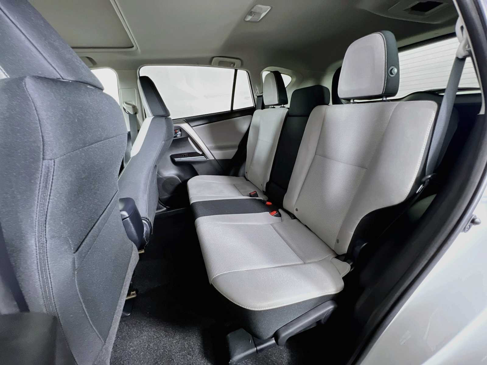 Used 2017 Super White Toyota XLE image 24