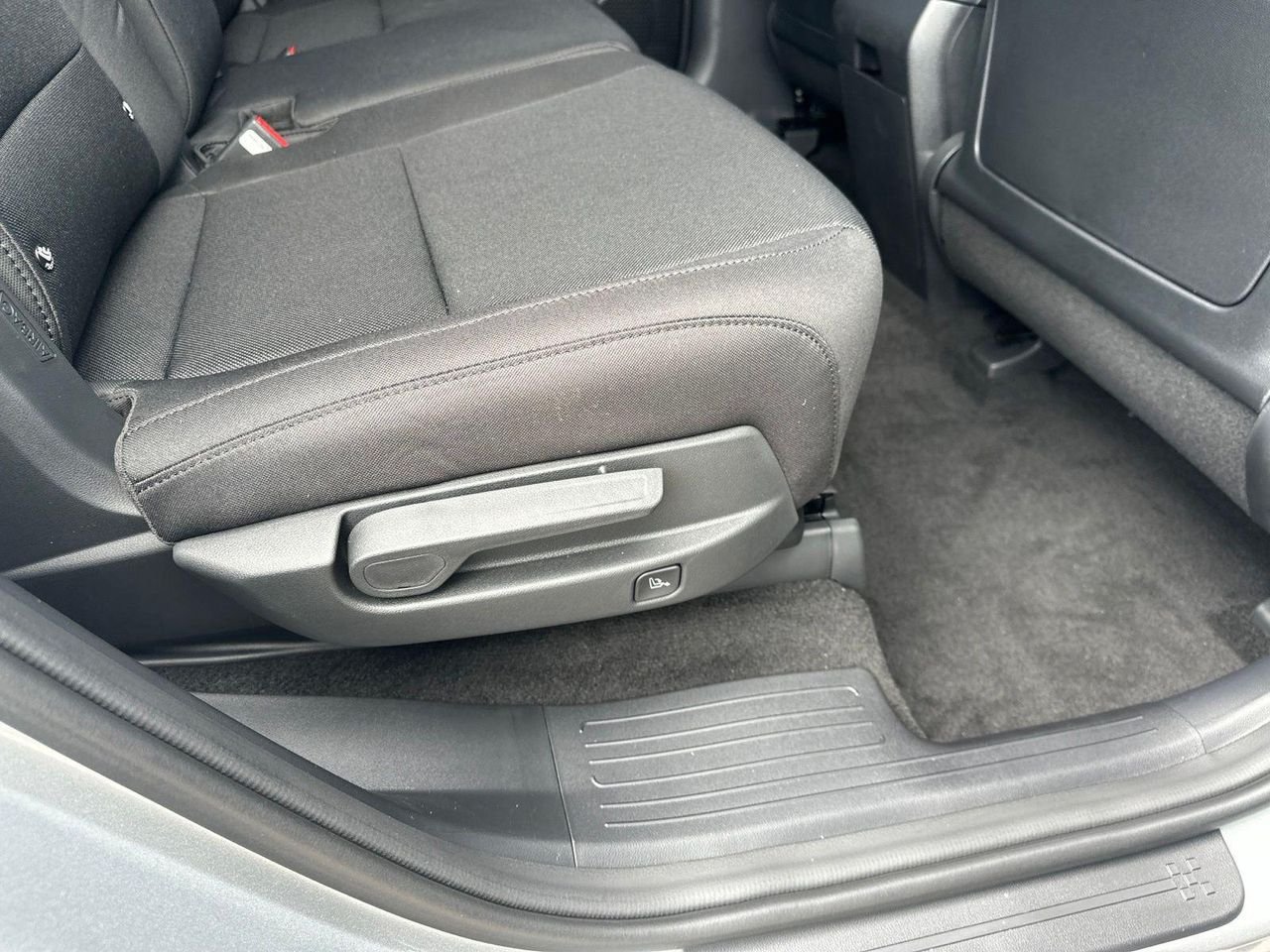 New 2026 Silver Hyundai SE AWD image 27
