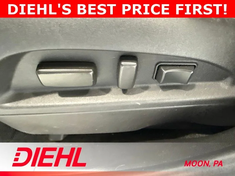 Used 2017 White GMC SLT image 20