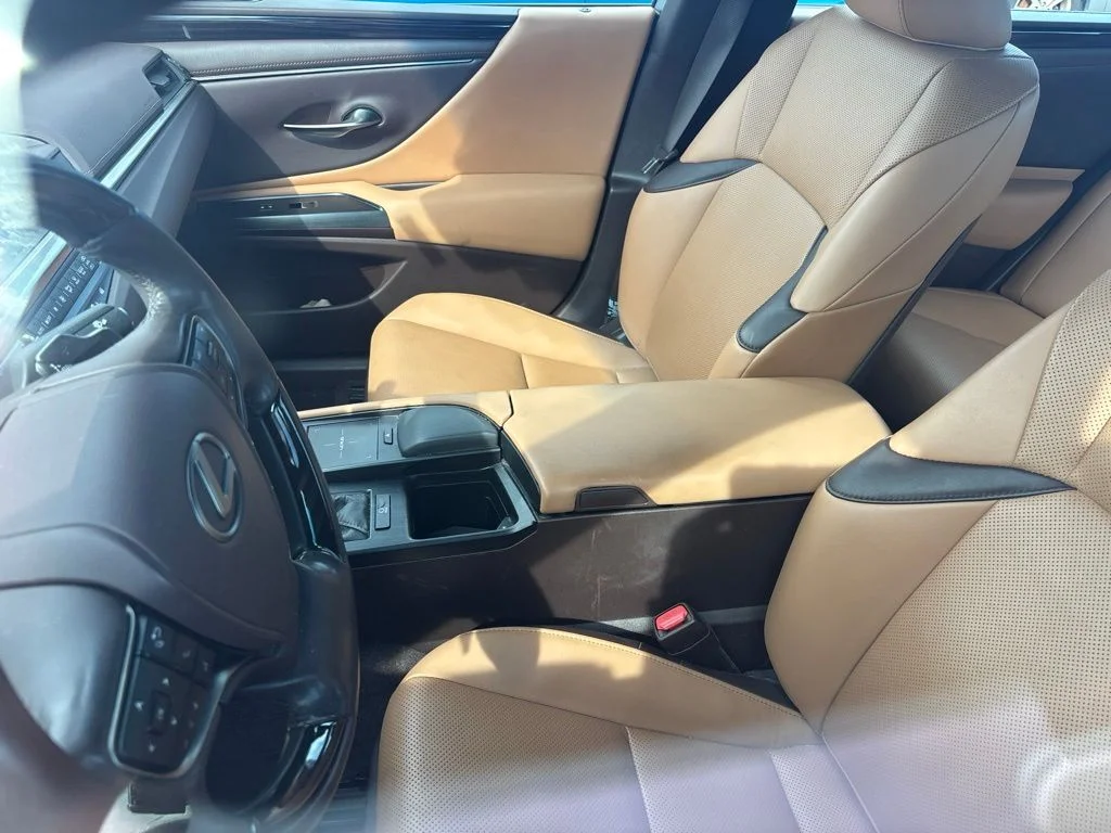 2021 Lexus ES 350 - Photo 7