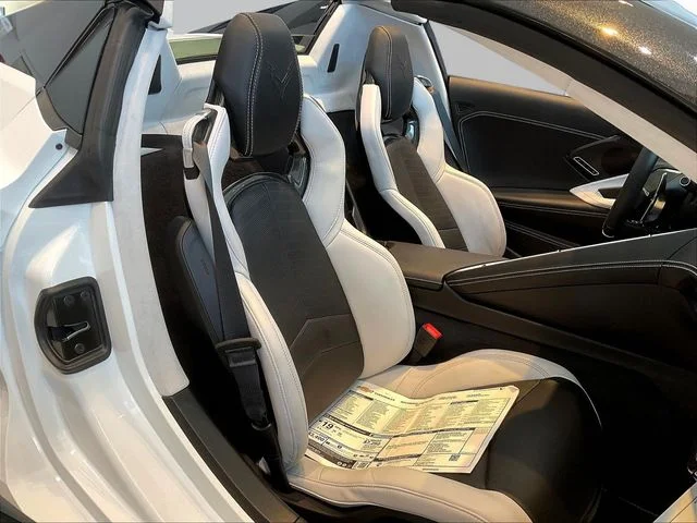 Used 2024 White Chevrolet Stingray image 27