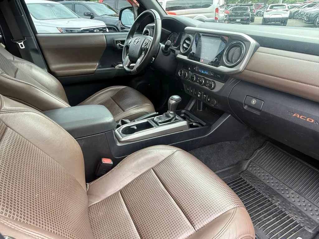Used 2018 Magnetic Gray Metallic Toyota Limited image 27