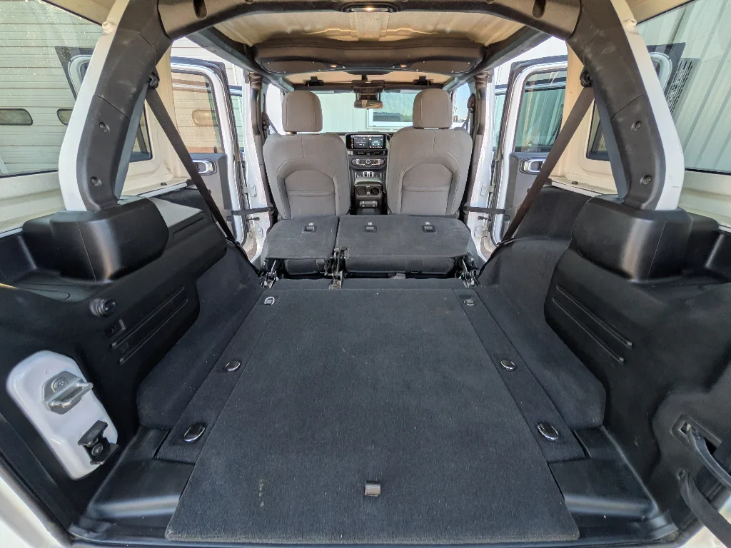Used 2024 Bright White Clearcoat Jeep Sport RHD image 17