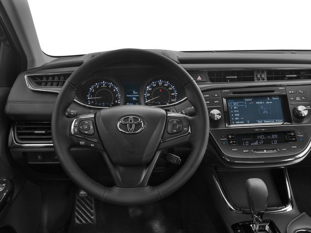 Used 2018 Creme Brulee Toyota XLE Premium image 7