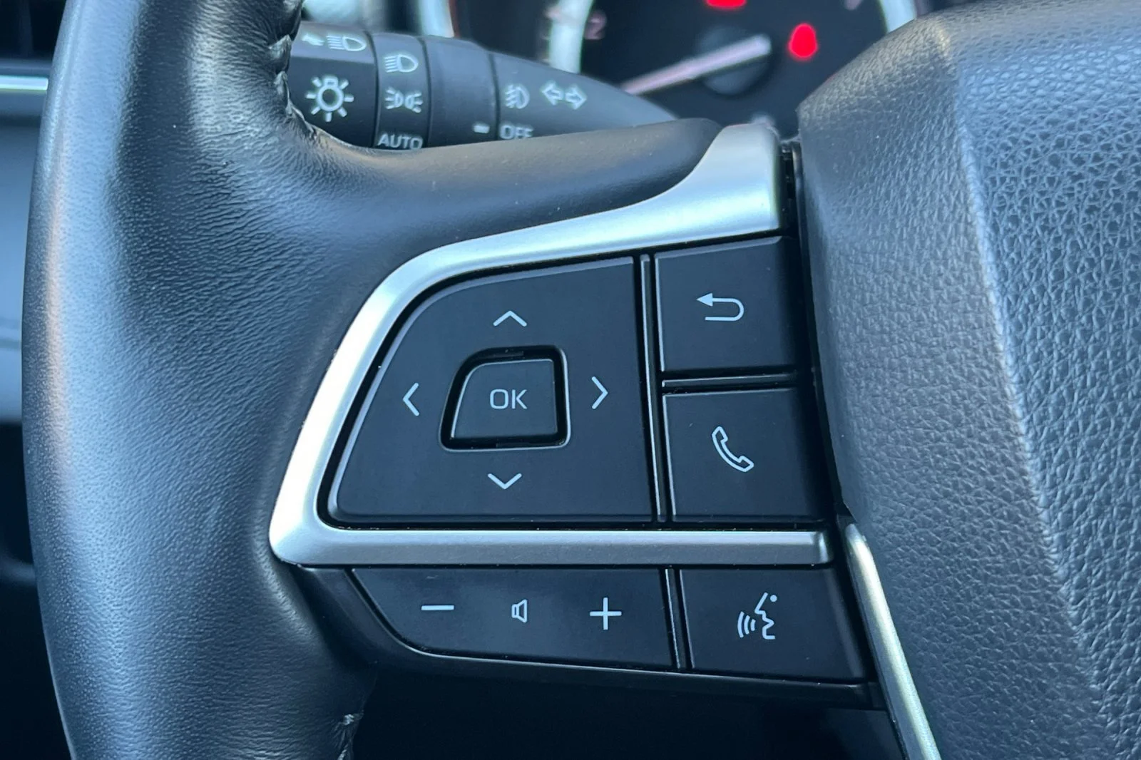 Certified Used 2022 Wind Chill Pearl Toyota Platinum image 27