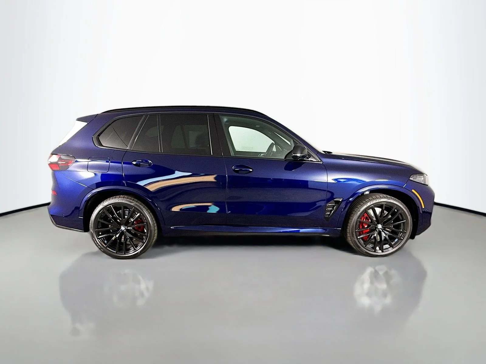 2026 BMW X5 M60i - Photo 8