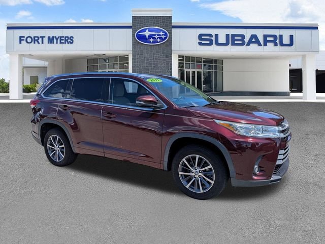 Used 2017 Red Toyota XLE image 2