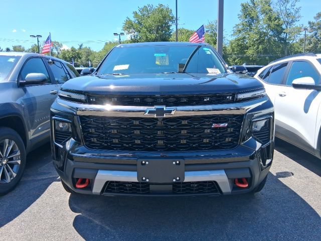 New 2026 Mosaic Black Metallic Chevrolet Z71 image 3