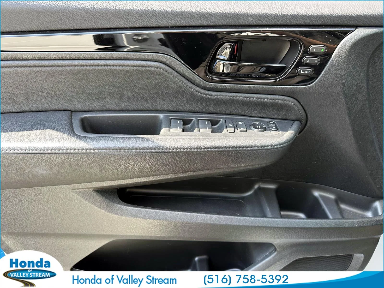 2023 Honda Odyssey Touring - Photo 16